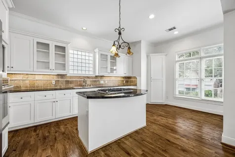 1647 Bonnie Brae Street Houston TX 77006