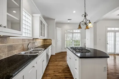 1647 Bonnie Brae Street Houston TX 77006