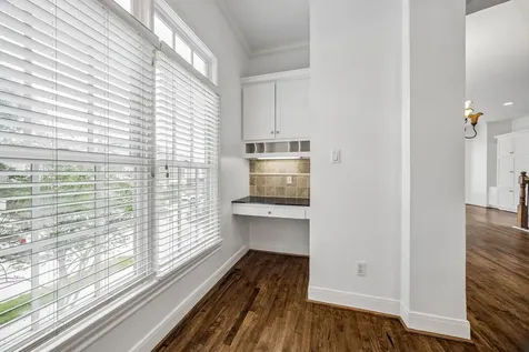 1647 Bonnie Brae Street Houston TX 77006