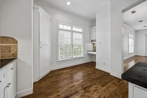 1647 Bonnie Brae Street Houston TX 77006