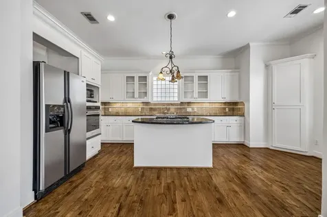 1647 Bonnie Brae Street Houston TX 77006