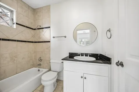 1647 Bonnie Brae Street Houston TX 77006