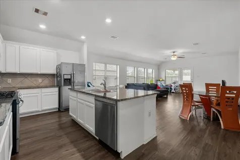 630 Harbor Colony Lane La Marque TX 77568