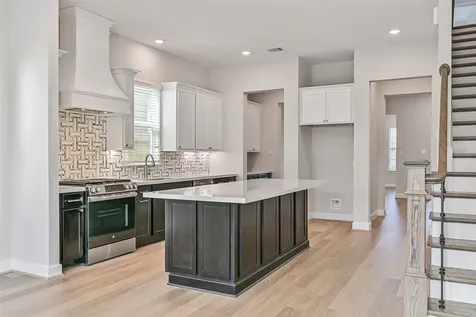 2521 S Houston Avenue Pearland TX 77581