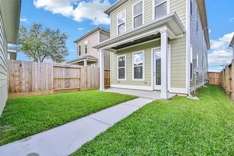 2521 S Houston Avenue Pearland TX 77581