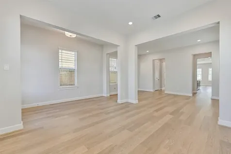 2521 S Houston Avenue Pearland TX 77581