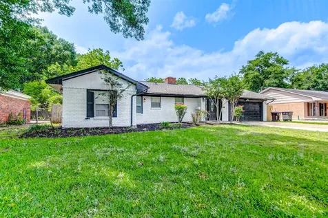 5122 W Bellfort Avenue Houston TX 77035