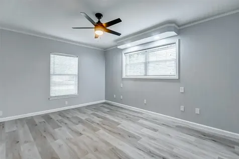 5122 W Bellfort Avenue Houston TX 77035