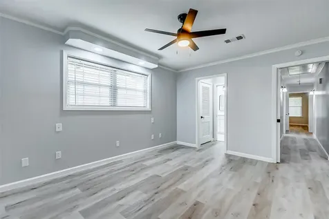 5122 W Bellfort Avenue Houston TX 77035