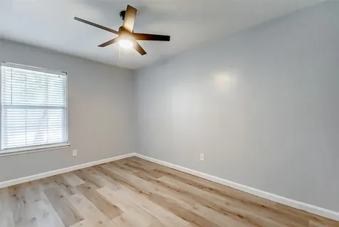 5122 W Bellfort Avenue Houston TX 77035