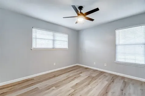 5122 W Bellfort Avenue Houston TX 77035