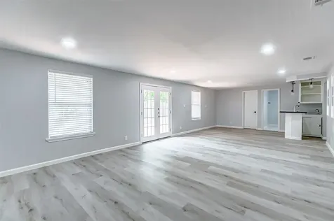 5122 W Bellfort Avenue Houston TX 77035