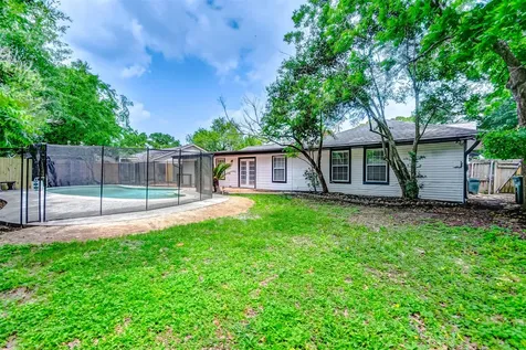 5122 W Bellfort Avenue Houston TX 77035
