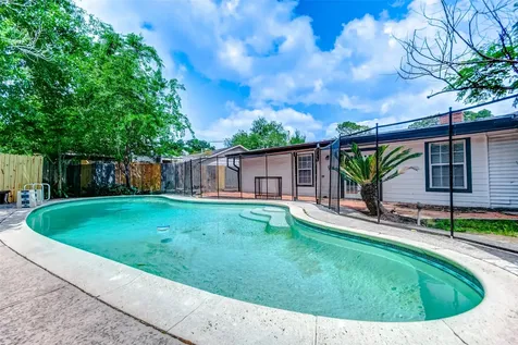 5122 W Bellfort Avenue Houston TX 77035