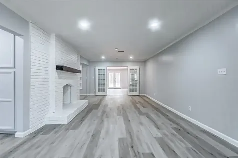 5122 W Bellfort Avenue Houston TX 77035