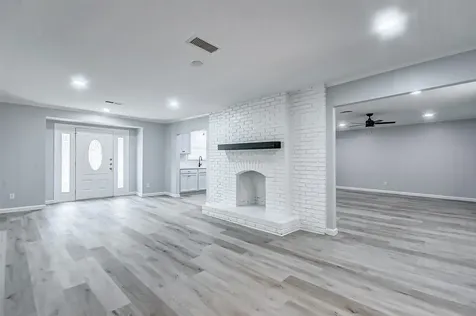 5122 W Bellfort Avenue Houston TX 77035