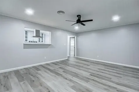 5122 W Bellfort Avenue Houston TX 77035
