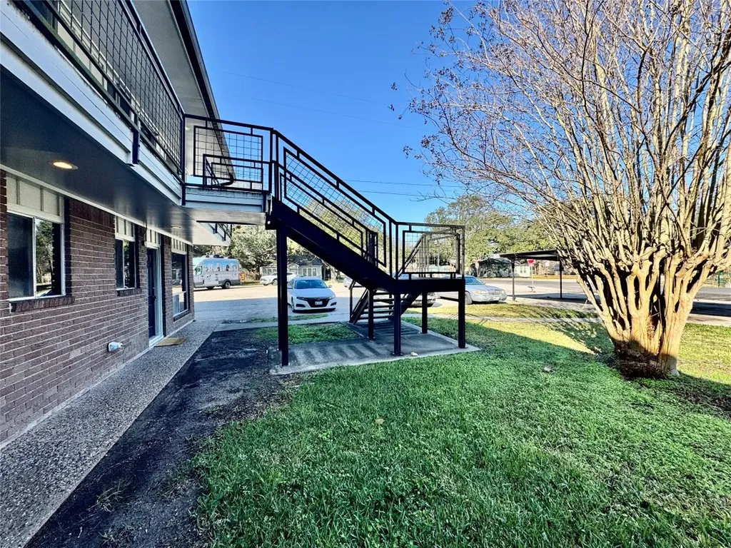 2201 North Grand Boulevard 11 Pearland TX 77581