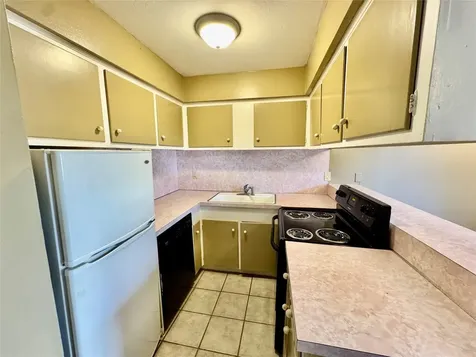 2201 North Grand Boulevard 11 Pearland TX 77581