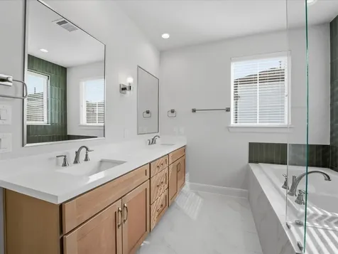 2706 Grand Fountains Drive H Houston TX 77054