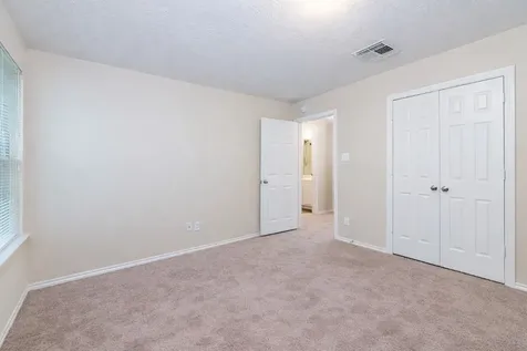 207 N Burberry Park Circle The Woodlands TX 77382
