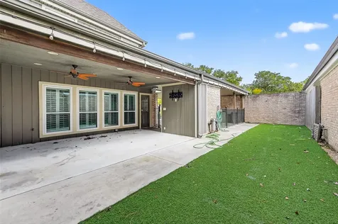 2810 Quail Hollow Drive Missouri City TX 77459