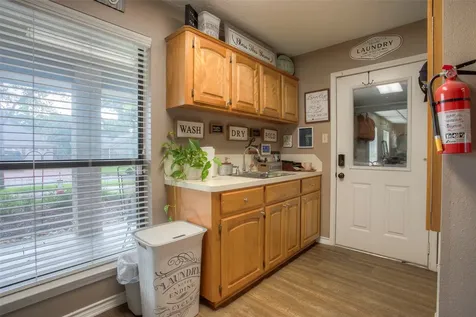 426 Brook Hollow Drive Huntsville TX 77340
