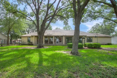 426 Brook Hollow Drive Huntsville TX 77340
