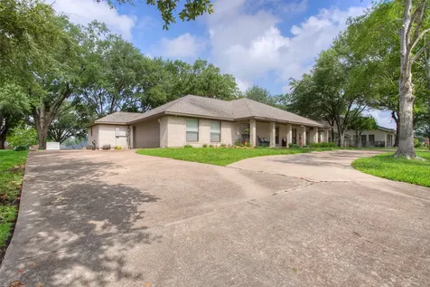 426 Brook Hollow Drive Huntsville TX 77340