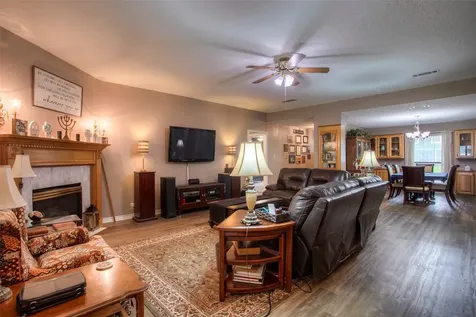 426 Brook Hollow Drive Huntsville TX 77340