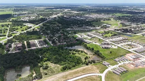 101 Julie K Lane Angleton TX 77515