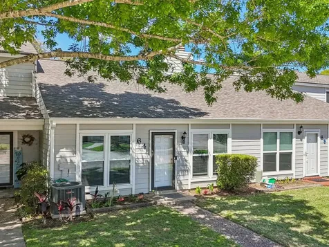 64 Hideaway Drive Friendswood TX 77546