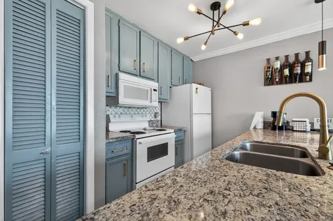 9520 Seawall Boulevard 320 Galveston TX 77554