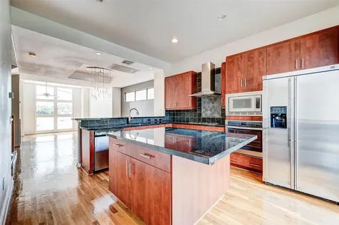 1729 Reinerman Street Houston TX 77007