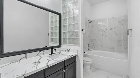 1441 East Street 202 Houston TX 77007