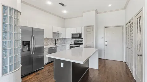 1441 East Street 202 Houston TX 77007