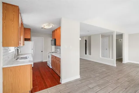 327 Windward Drive League City TX 77573