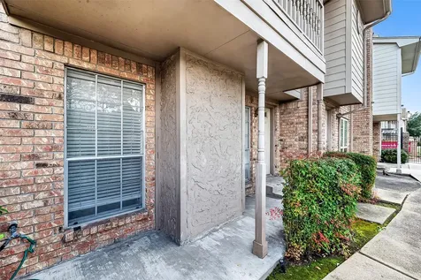 10615 Briar Forest Drive 802 Houston TX 77042