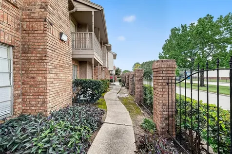 10615 Briar Forest Drive 802 Houston TX 77042