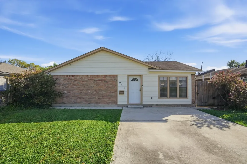 914 Temple Circle Hitchcock TX 77563