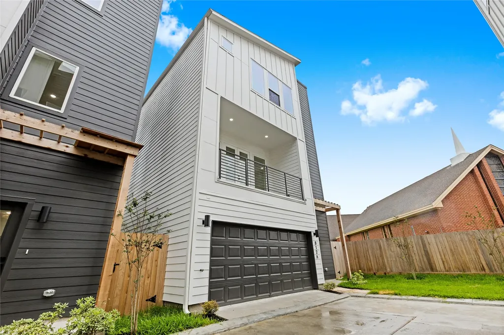 812 Elkhart Street C Houston TX 77091