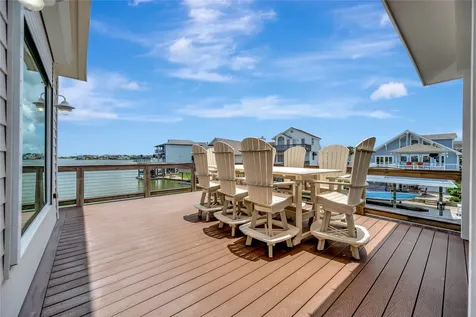 1303 Outrigger Tiki Island TX 77554