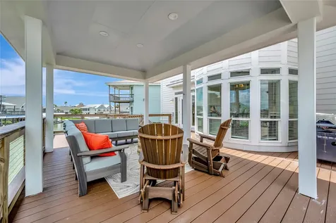 1303 Outrigger Tiki Island TX 77554