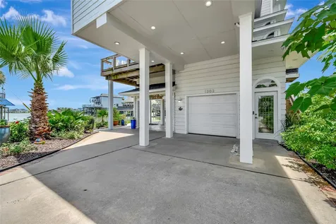1303 Outrigger Tiki Island TX 77554