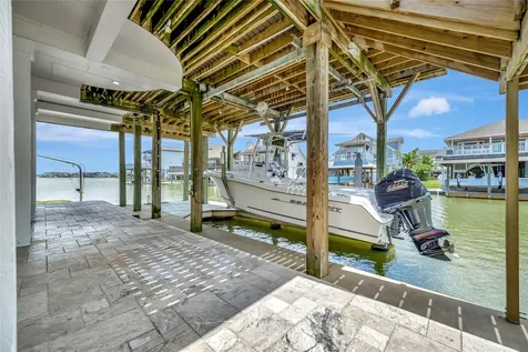 1303 Outrigger Tiki Island TX 77554
