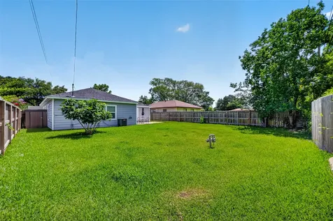 3319 Suiter Way Pasadena TX 77503