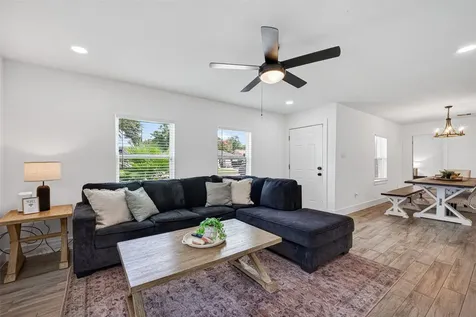 3319 Suiter Way Pasadena TX 77503