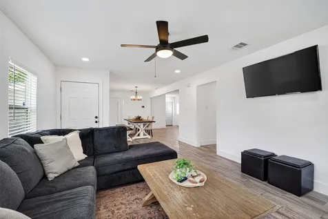 3319 Suiter Way Pasadena TX 77503