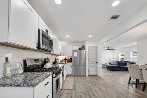 3319 Suiter Way Pasadena TX 77503