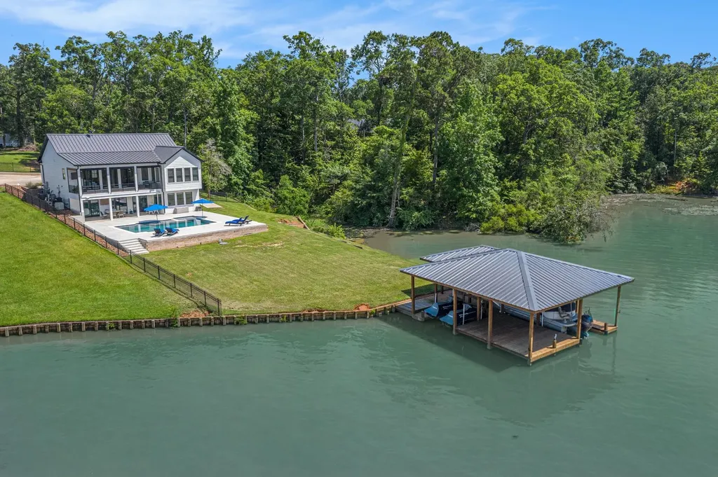 111 Seagull Path Point Blank TX 77364